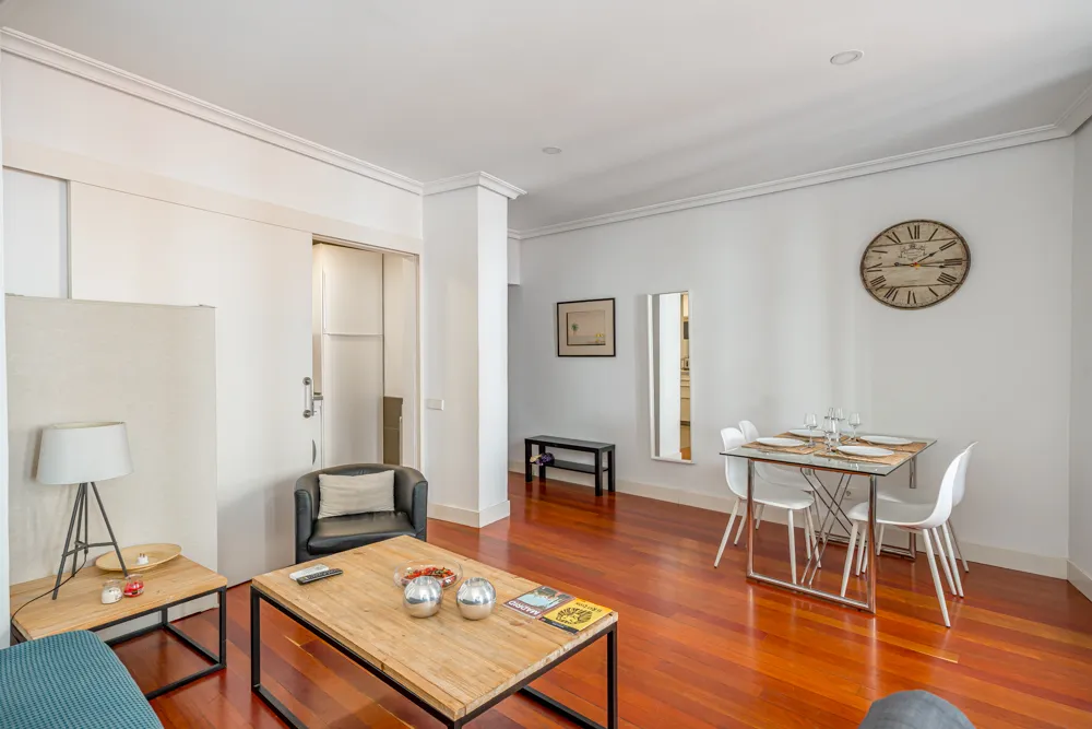 apartamento 1 habitacion con balcon reyes 11 madrid (2)